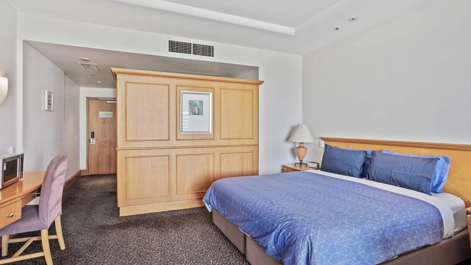Surfers Paradise Studio, Short Walk To Beach - Hosted By Coastal Letting Co. Голд-Кост 0*,